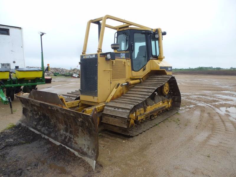 lot 11 image: Caterpillar D5M Dozer