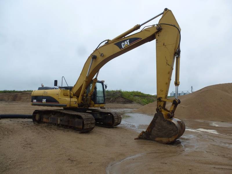 lot 3 image: 2006 Caterpillar 330 DL Excavator