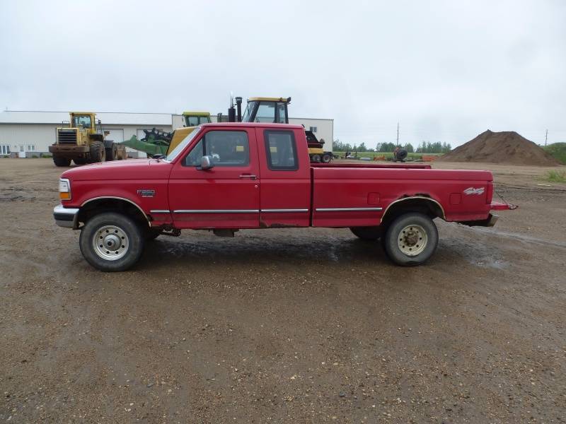 lot 14 image: 1997 Ford F-250 Power Stroke Diesel