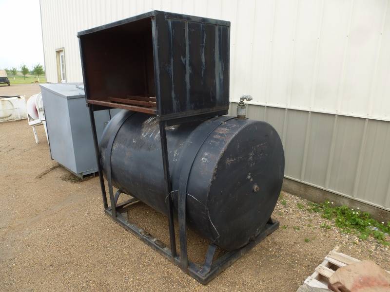 lot 30 image: Waist Oil Tank