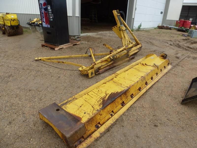 lot 41 image: Falls Grader Plow Wing