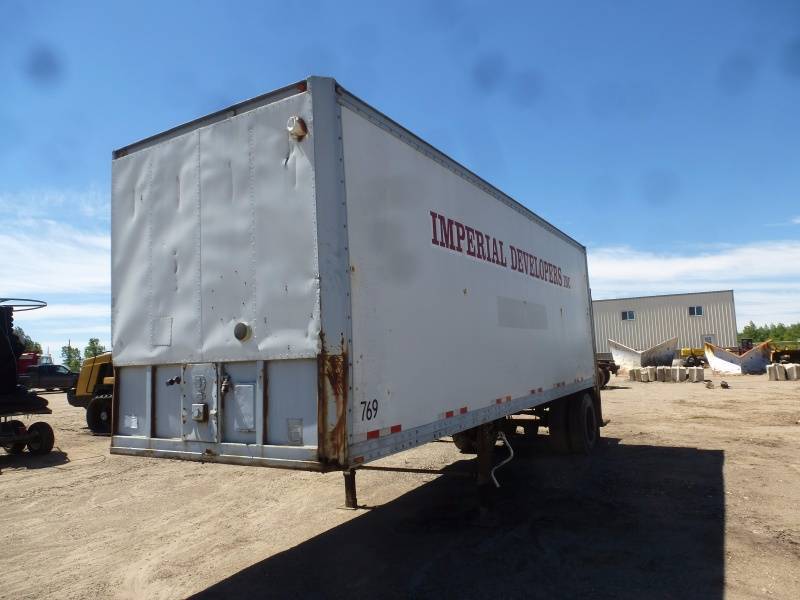 lot 48 image: 1977 Monon Van Trailer