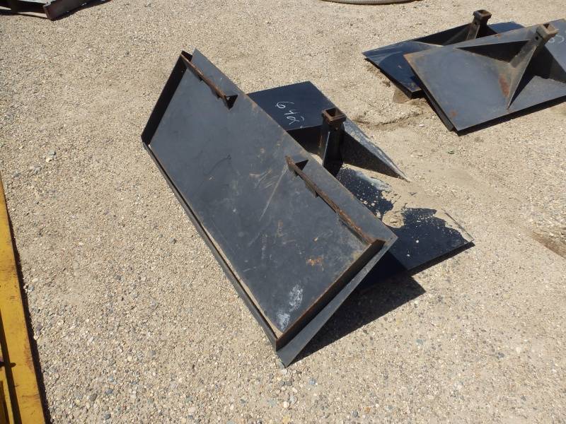 lot 52 image: Skid Steer Receiver Plates