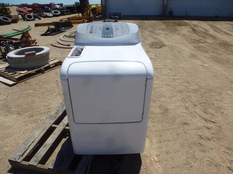 lot 60 image: Amana Washer
