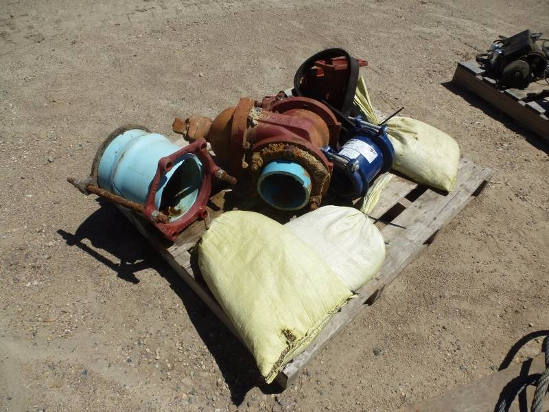 lot 67 image: Pallet of water valves