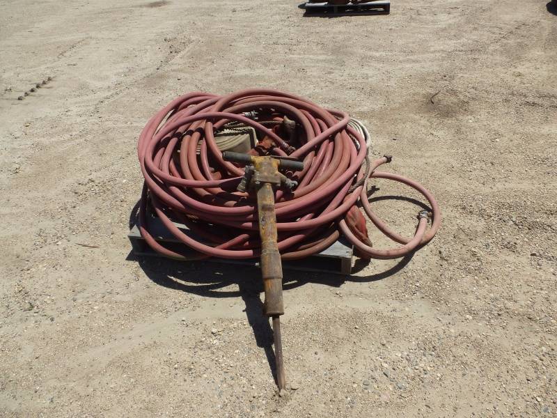 lot 95 image: Air Jack Hammer & Hose