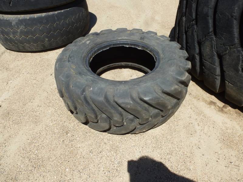 lot 116 image: Goodyear Skid steer tire