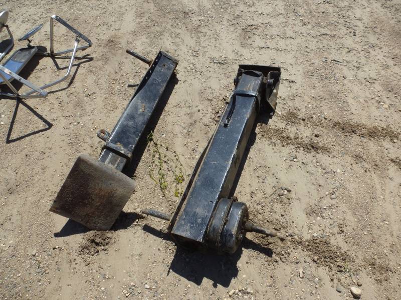 lot 146 image: Bull Dog Trailer Jacks