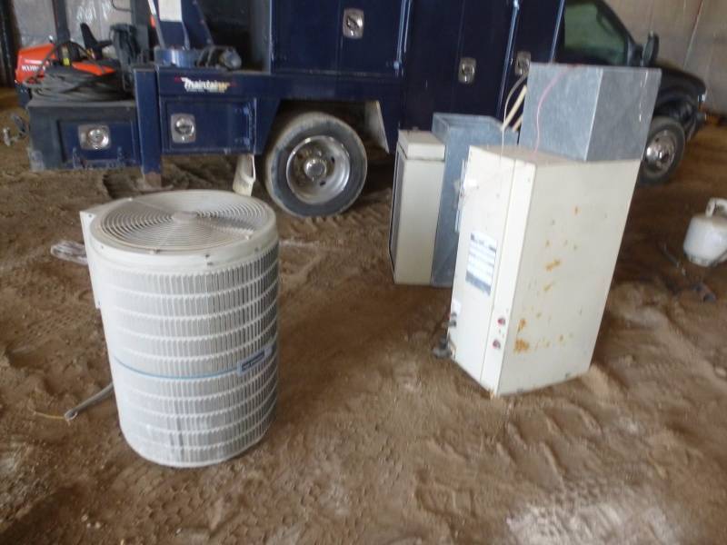 lot 173 image: Carrier FurnaceAir conditioner