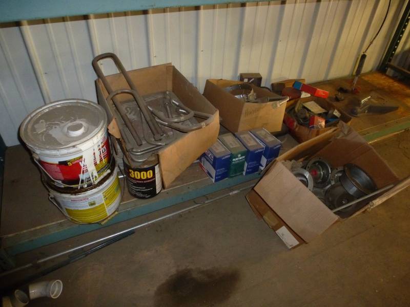 lot 190 image: 3 Shelves of shop Stuff