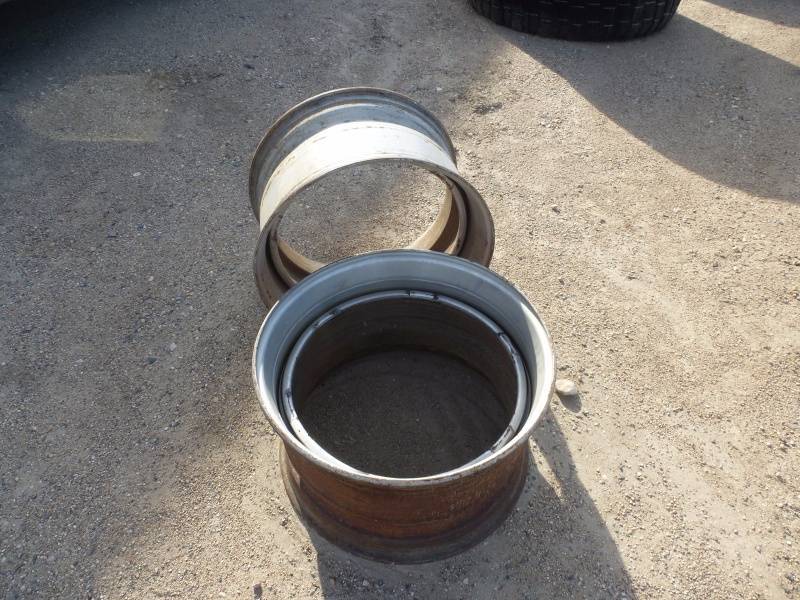 lot 211 image: Steel Truck Rims