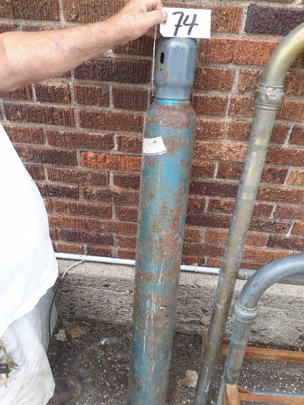 lot 74 image: Carbon Dioxide Tank