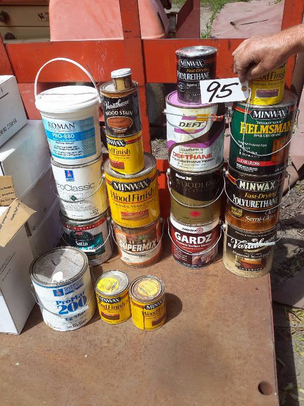 lot 95 image: Poly Urethane and Stains.. Most are full or close to it