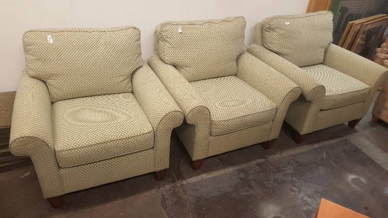 Arm Chair with  Roll under Ottoman. By Flexsteel. Cool and Unique design.