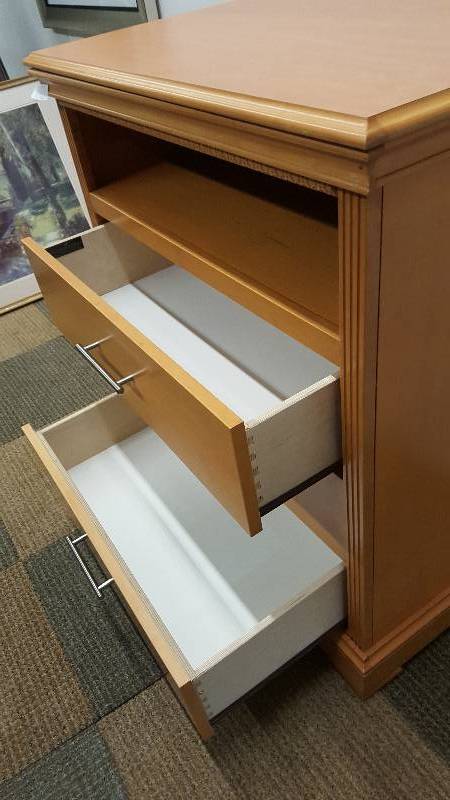 3 Drawer Dresser with 1 shelf. High quality. Maple.