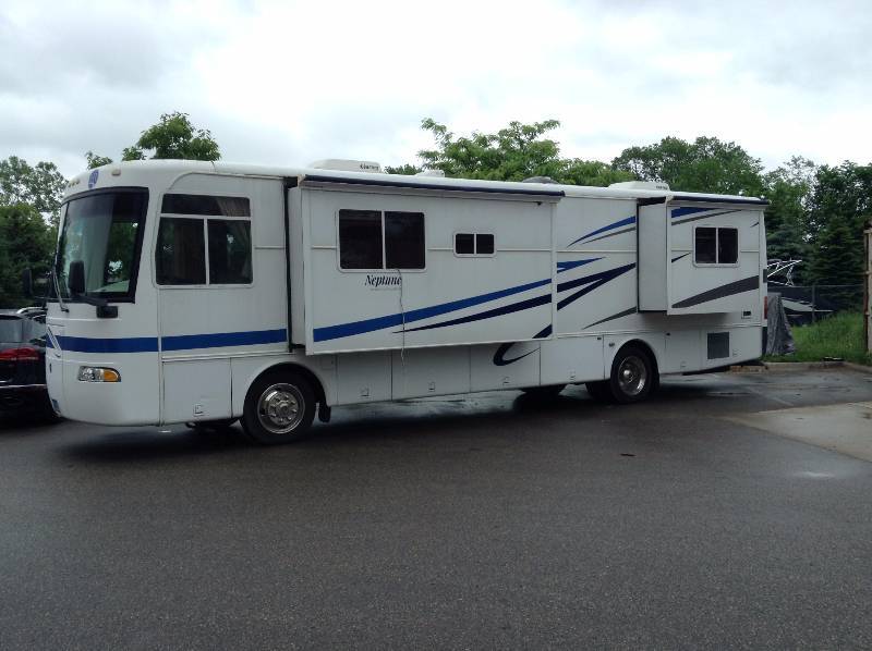 **2002 Neptune Holiday Rambler 36PBD**LOW MILES KBID