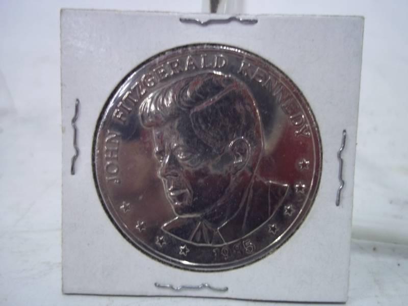 lot 21 image: One Dollar John Fitzgerald Kennedy 1985 25th Anniversary Coin