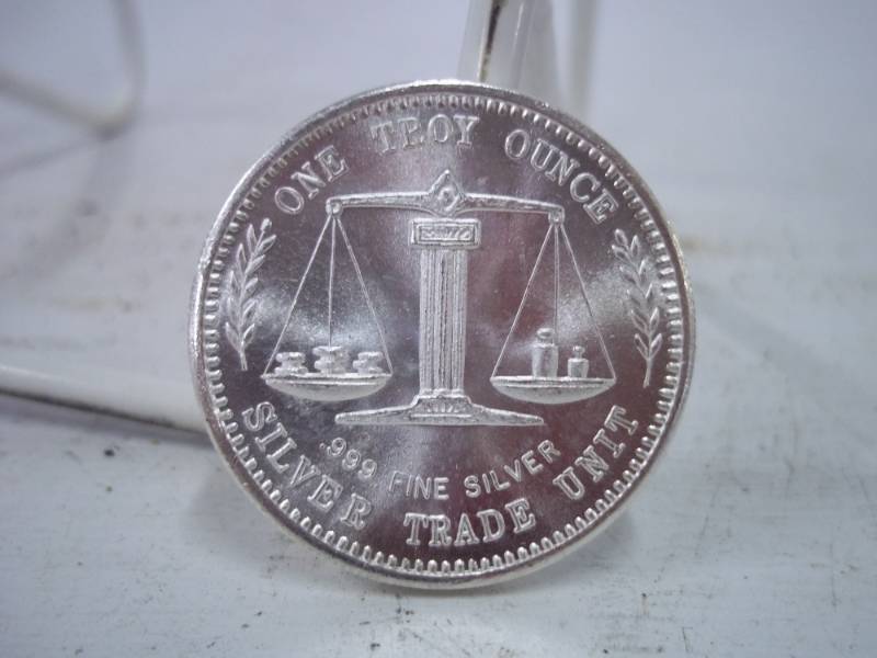 lot 29 image: One Troy Ounce .999 Fine Silver