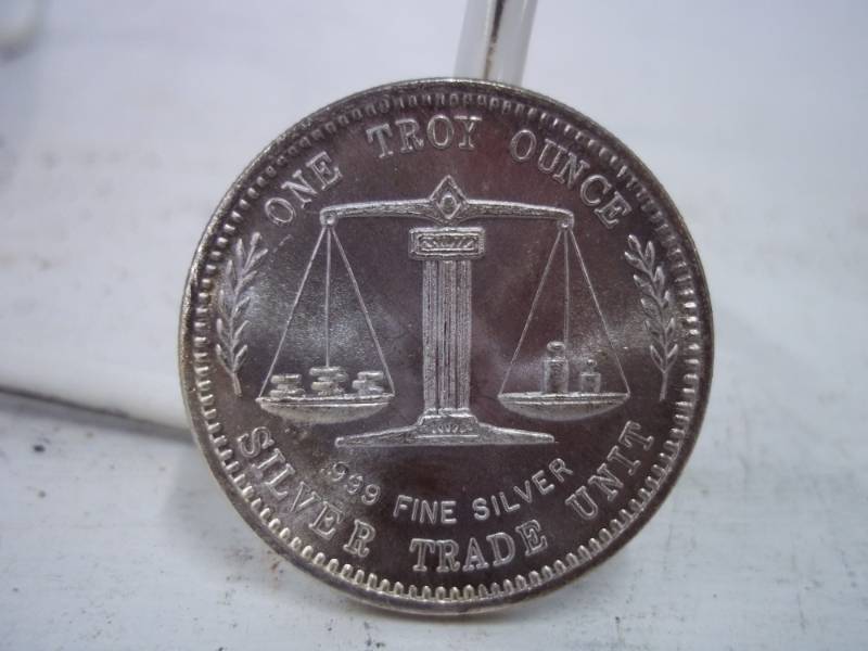 lot 31 image: One Troy Ounce .999 Fine Silver