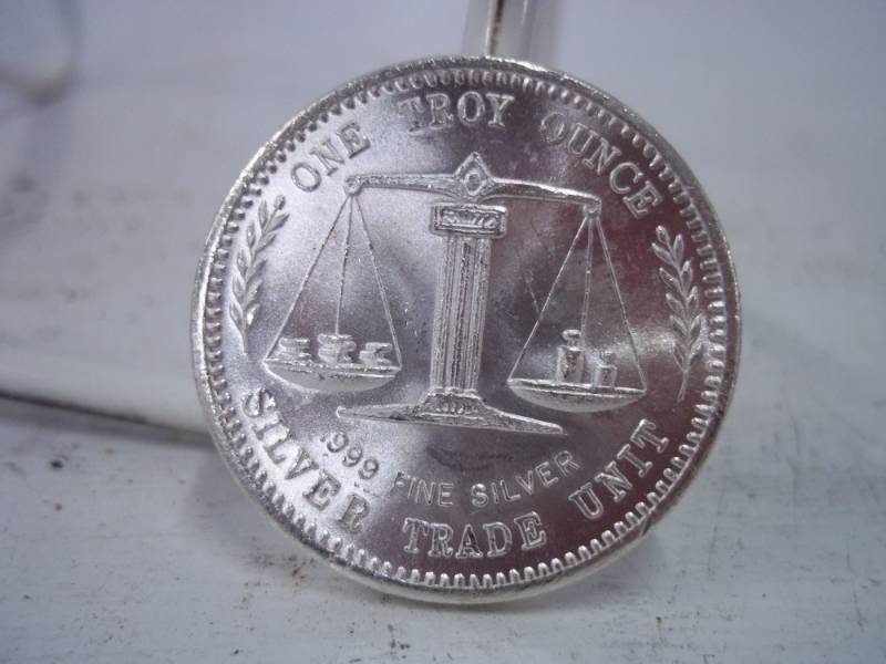 lot 33 image: One Troy Ounce .999 Fine Silver