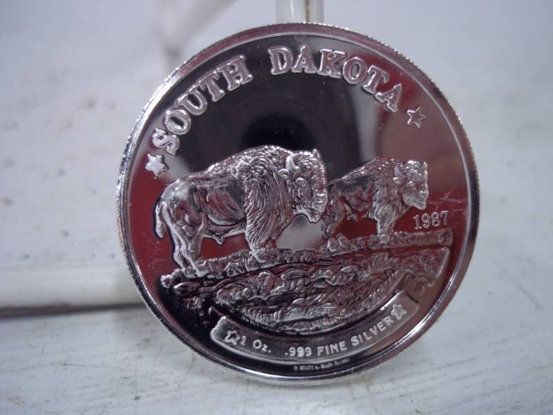 lot 68 image: South Dakota One Troy Ounce .999 Fine Silver