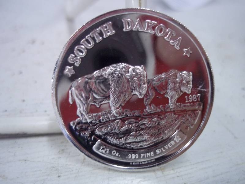 lot 71 image: South Dakota One Troy Ounce .999 Fine Silver