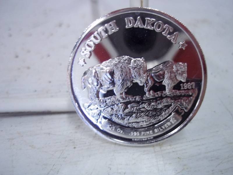 lot 73 image: South Dakota One Troy Ounce .999 Fine Silver