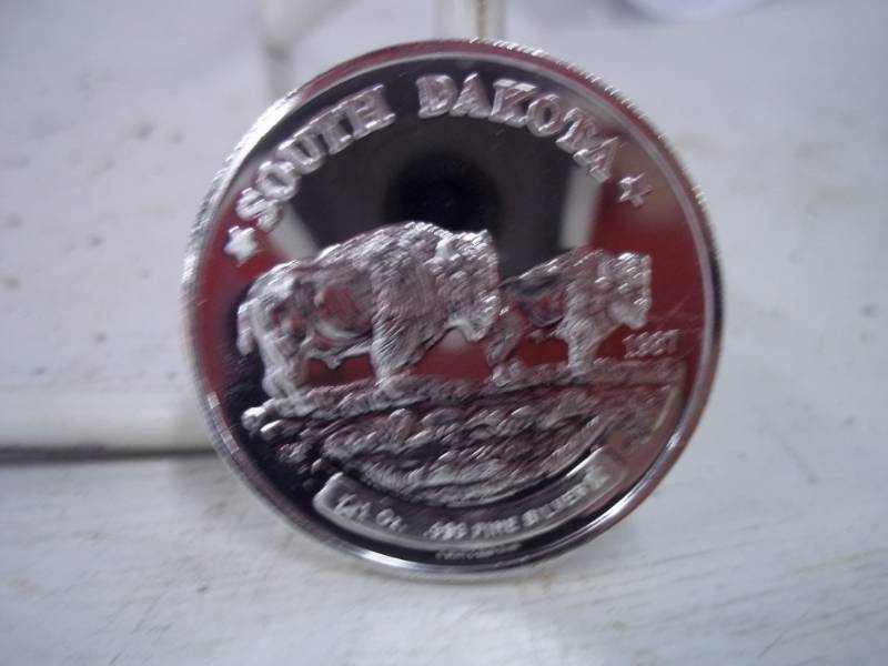 lot 74 image: South Dakota One Troy Ounce .999 Fine Silver