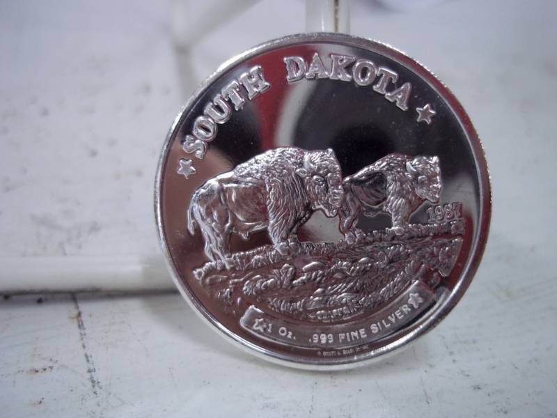 lot 79 image: South Dakota One Troy Ounce .999 Fine Silver