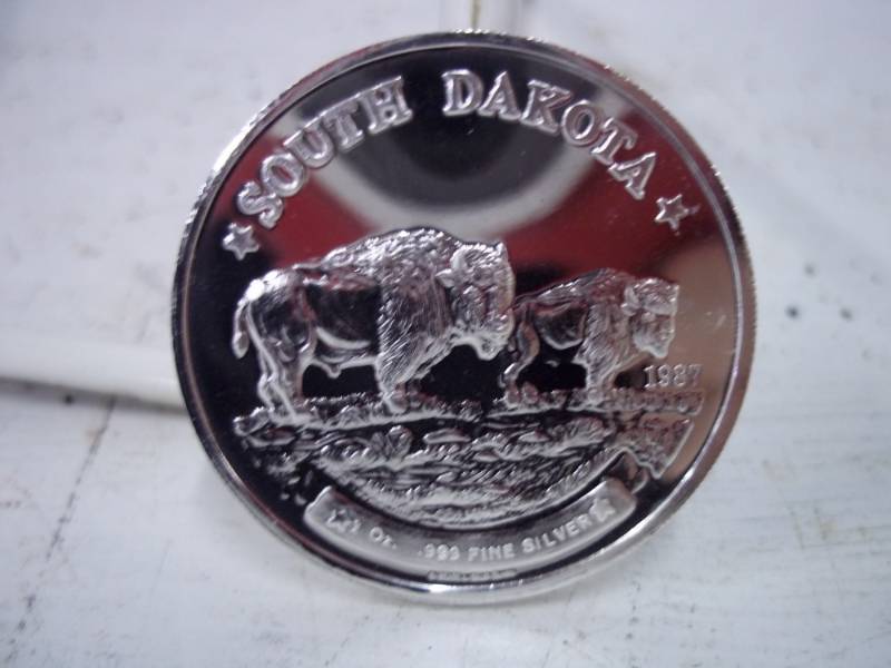 lot 80 image: South Dakota One Troy Ounce .999 Fine Silver