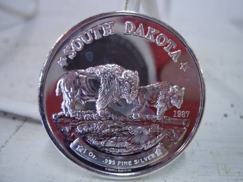 lot 81 image: South Dakota One Troy Ounce .999 Fine Silver