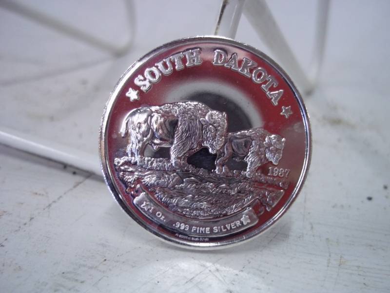 lot 83 image: South Dakota One Troy Ounce .999 Fine Silver