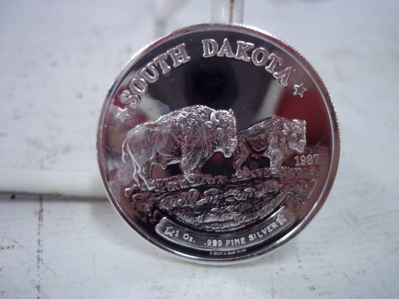 lot 85 image: South Dakota One Troy Ounce .999 Fine Silver