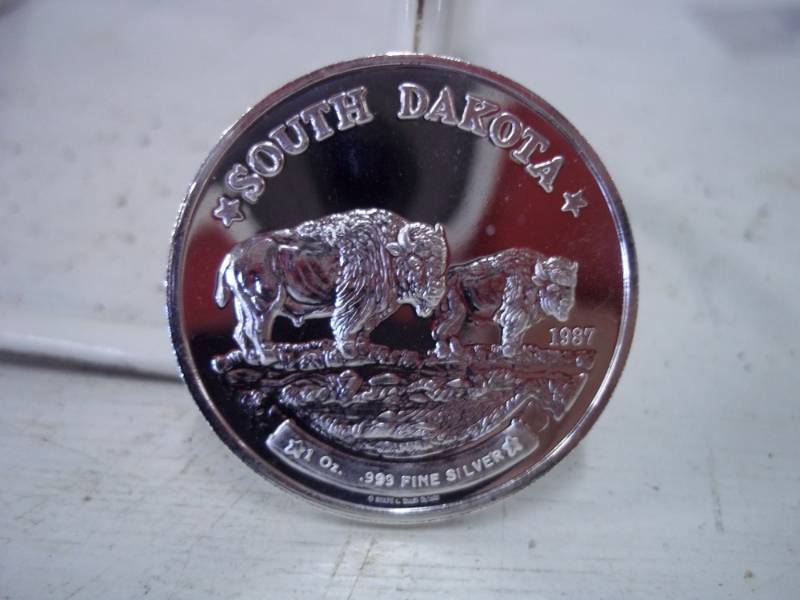 lot 86 image: South Dakota One Troy Ounce .999 Fine Silver