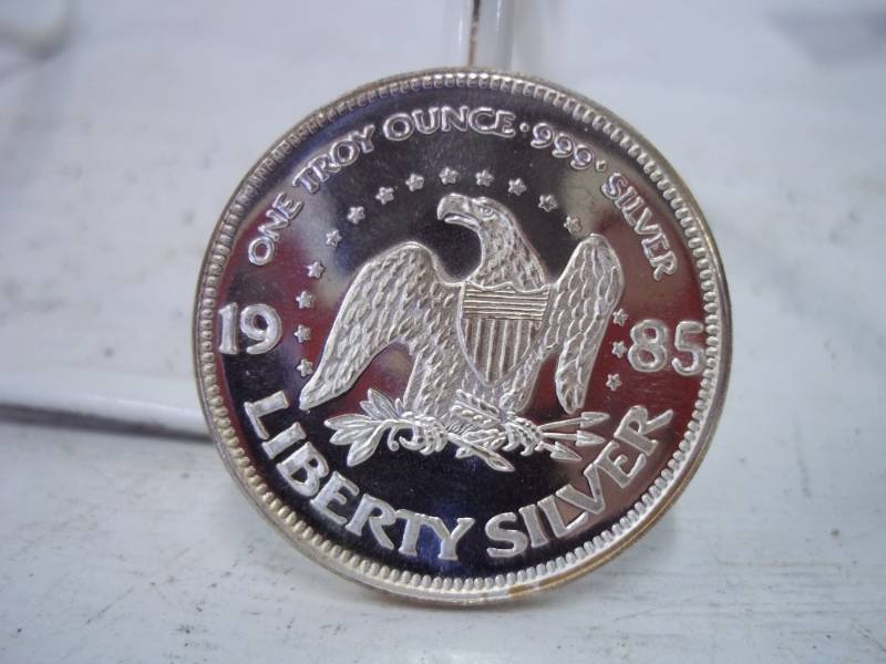 lot 87 image: One Troy Ounce .999 Fine Silver