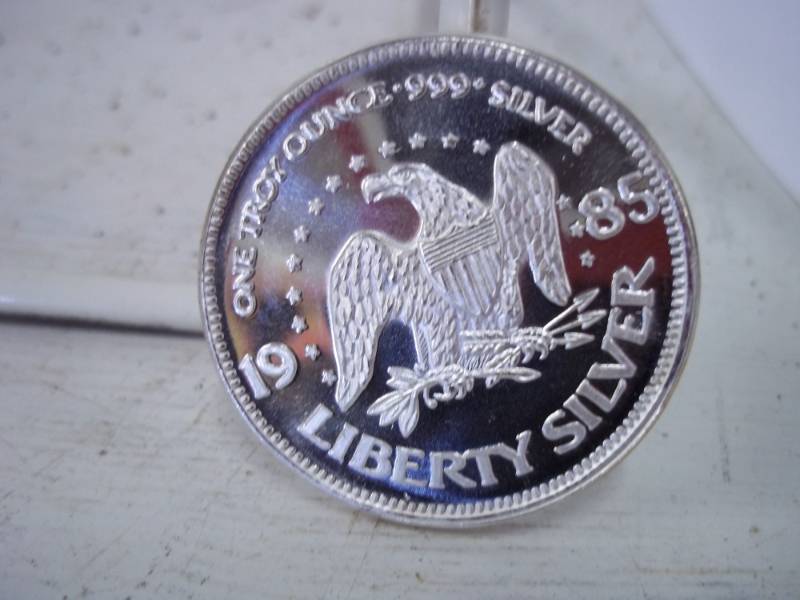 lot 98 image: One Troy Ounce .999 Fine Silver