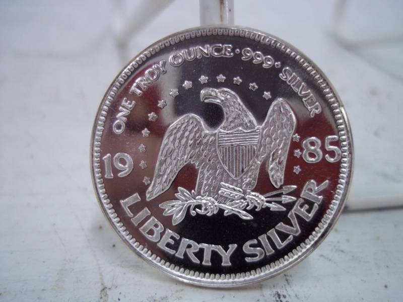 lot 100 image: One Troy Ounce .999 Fine Silver