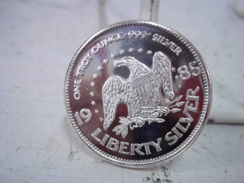 lot 102 image: One Troy Ounce .999 Fine Silver
