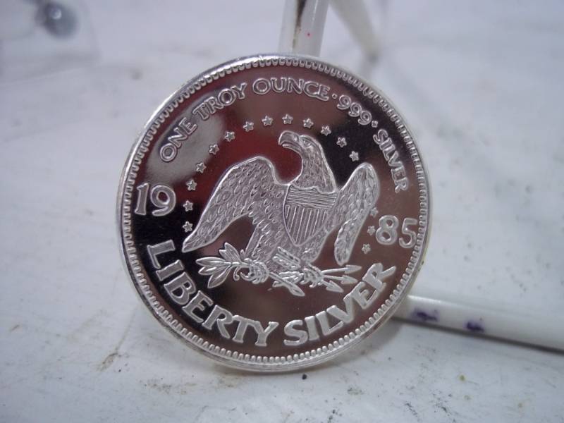lot 105 image: One Troy Ounce .999 Fine Silver