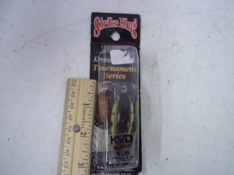 lot 110 image: NEW Fishing Lure