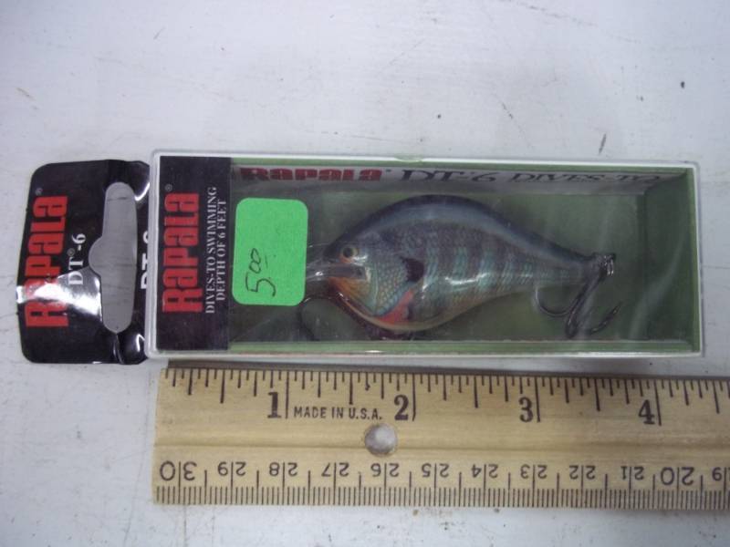 lot 121 image: NEW Fishing Lure