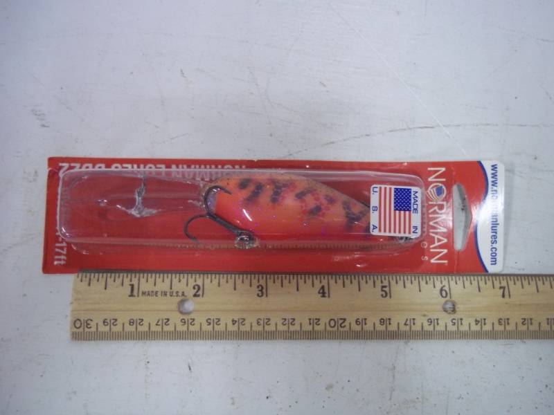 lot 122 image: NEW Fishing Lure