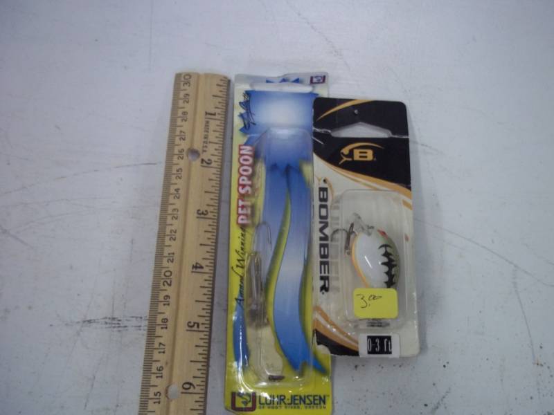 lot 143 image: Pair of NEW Fishing Lures