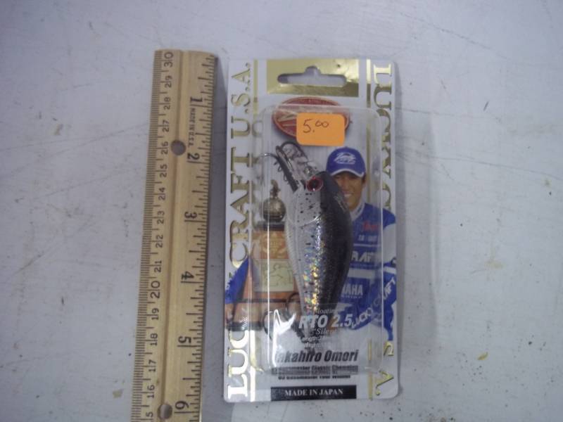 lot 157 image: NEW Fishing Lure