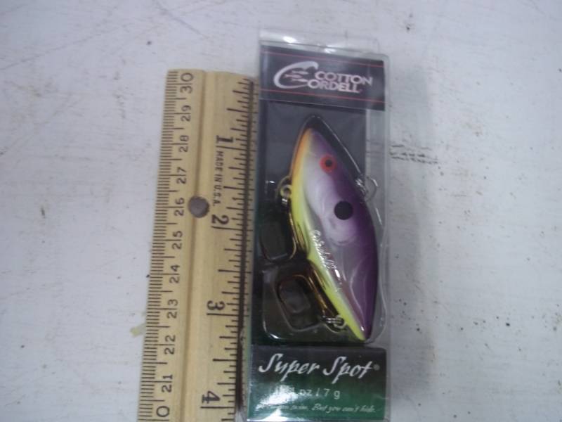 lot 160 image: NEW Fishing Lure