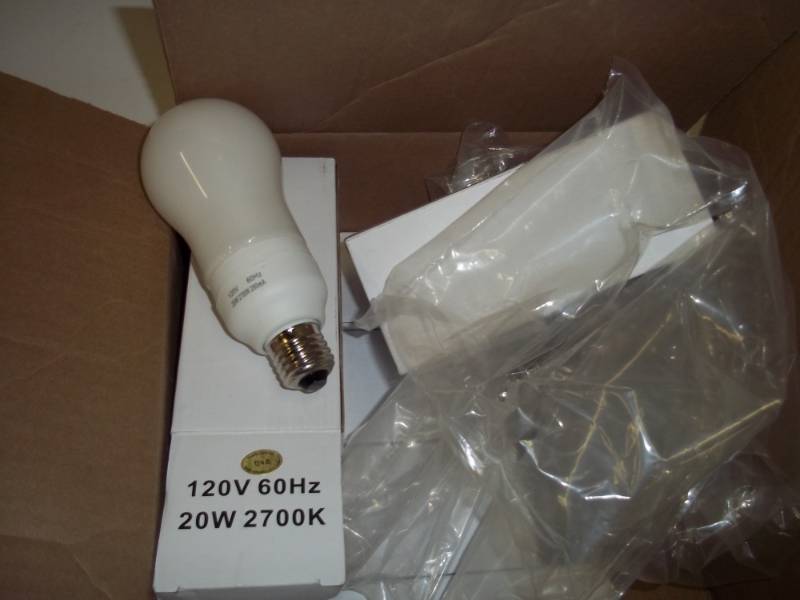 lot 186 image: 5 light bulbs 20w 2700k