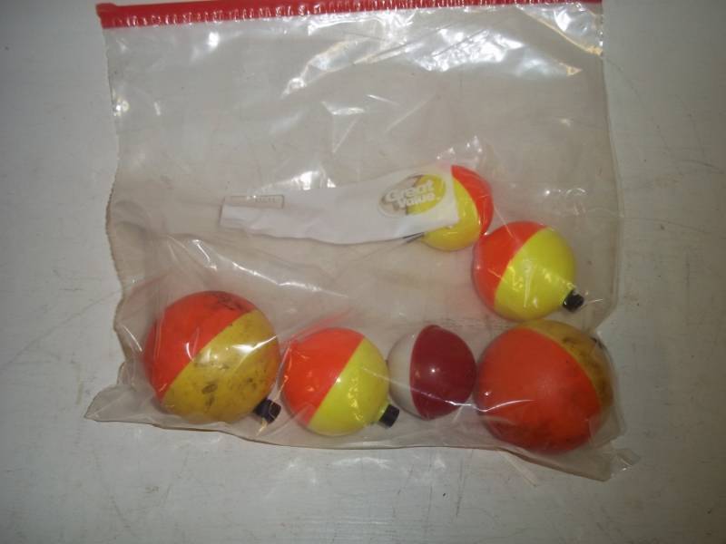 lot 243 image: 6 large bobbers