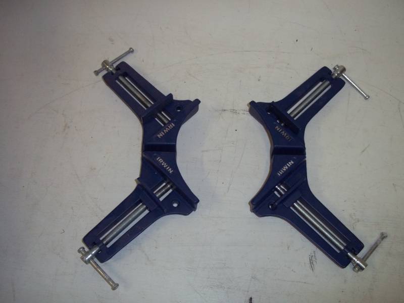 lot 215 image: Pair of corner clamps