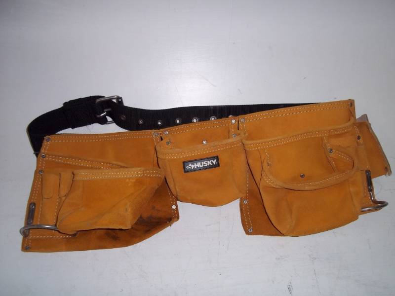 lot 219 image: Leather Tool Belt