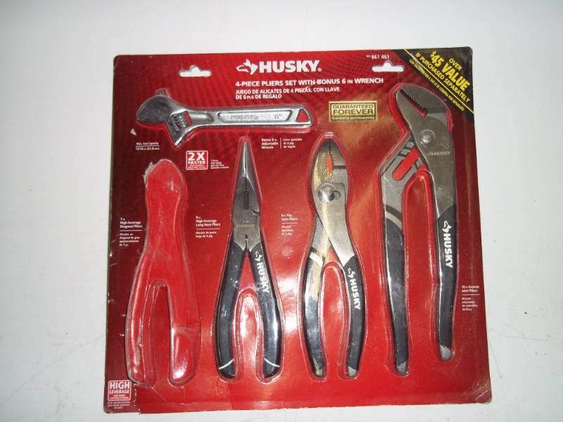 lot 227 image: New Husky tools